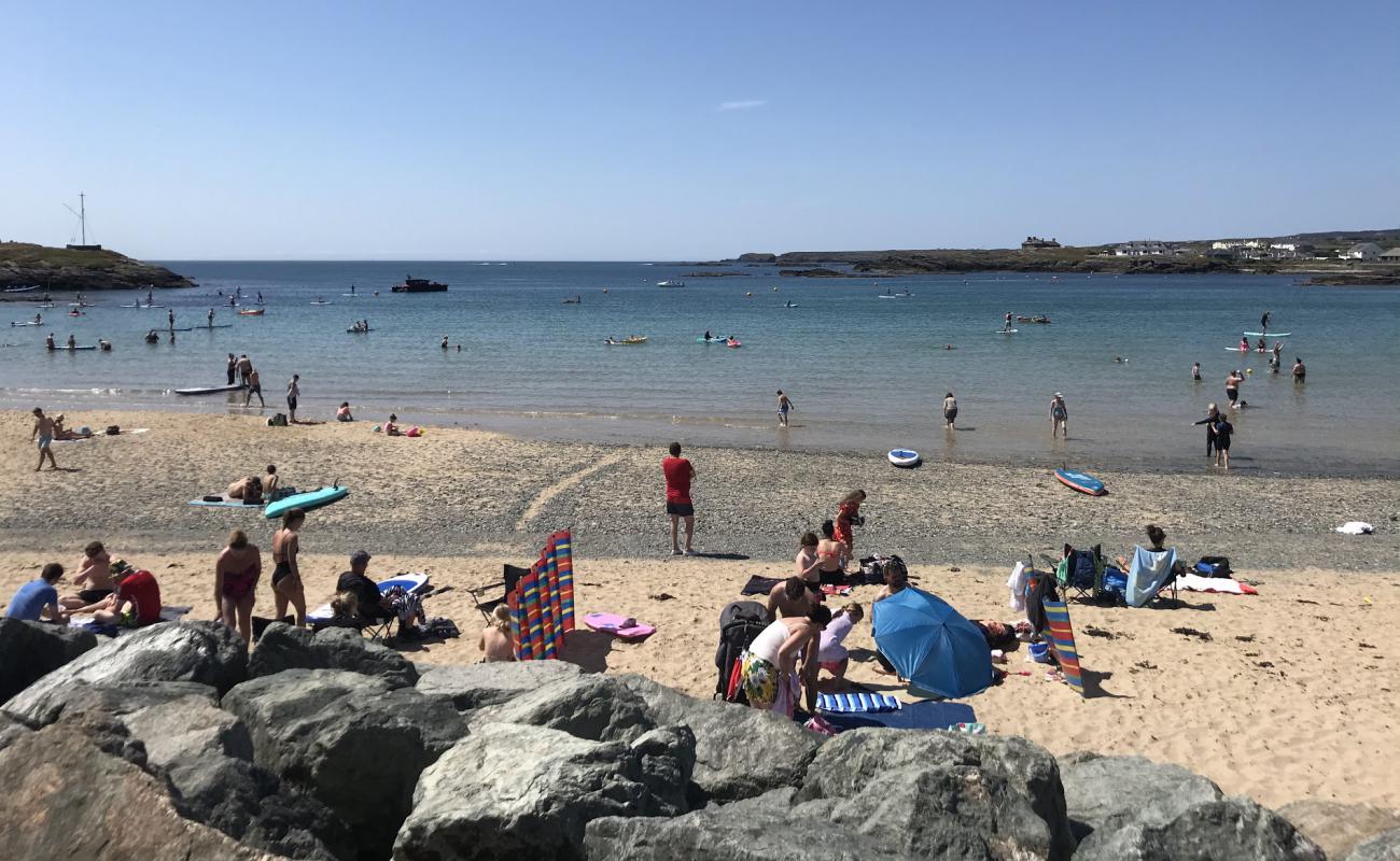 Photo de Trearddur Bay beach avec sable beige de surface