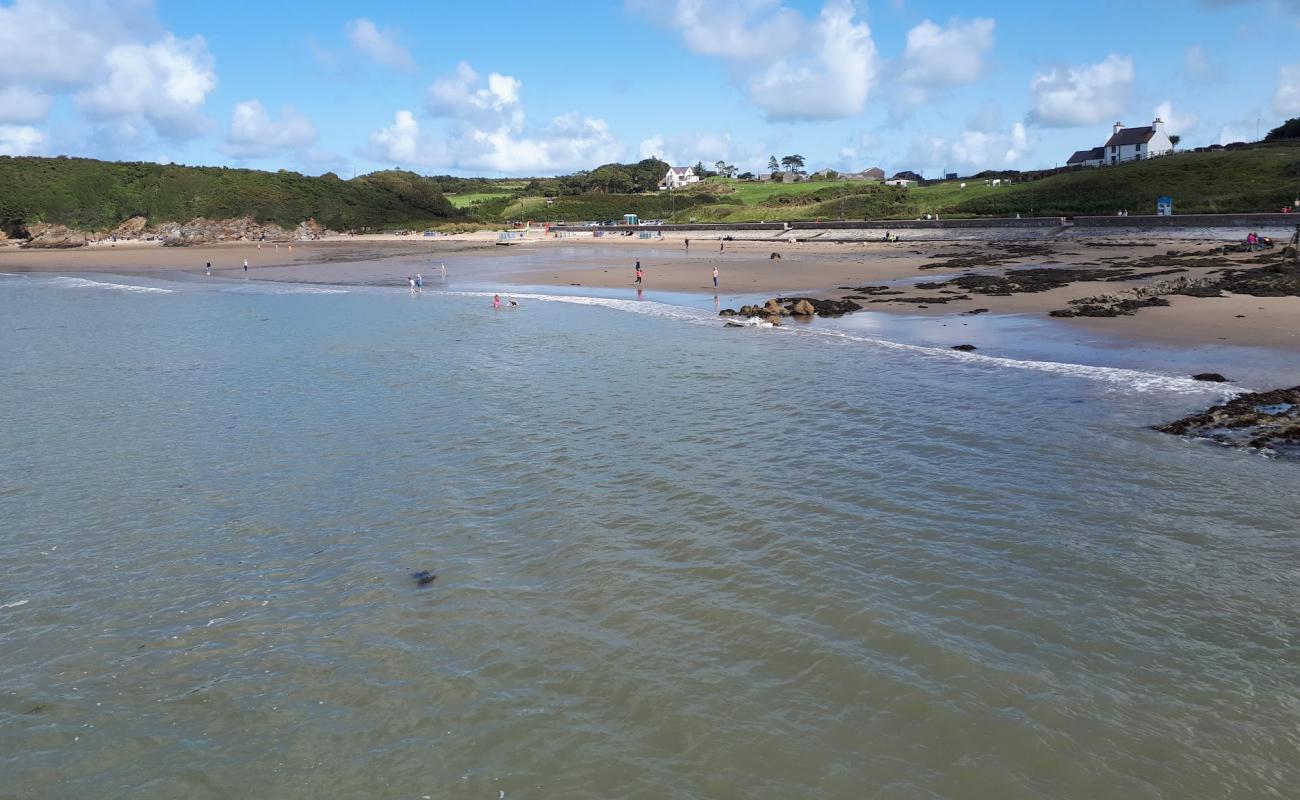 Photo de Traeth Mawr avec sable lumineux de surface