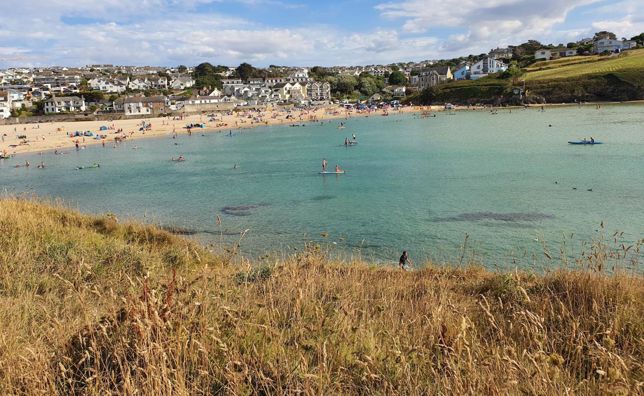 Photo de Plage de Porth avec sable lumineux de surface