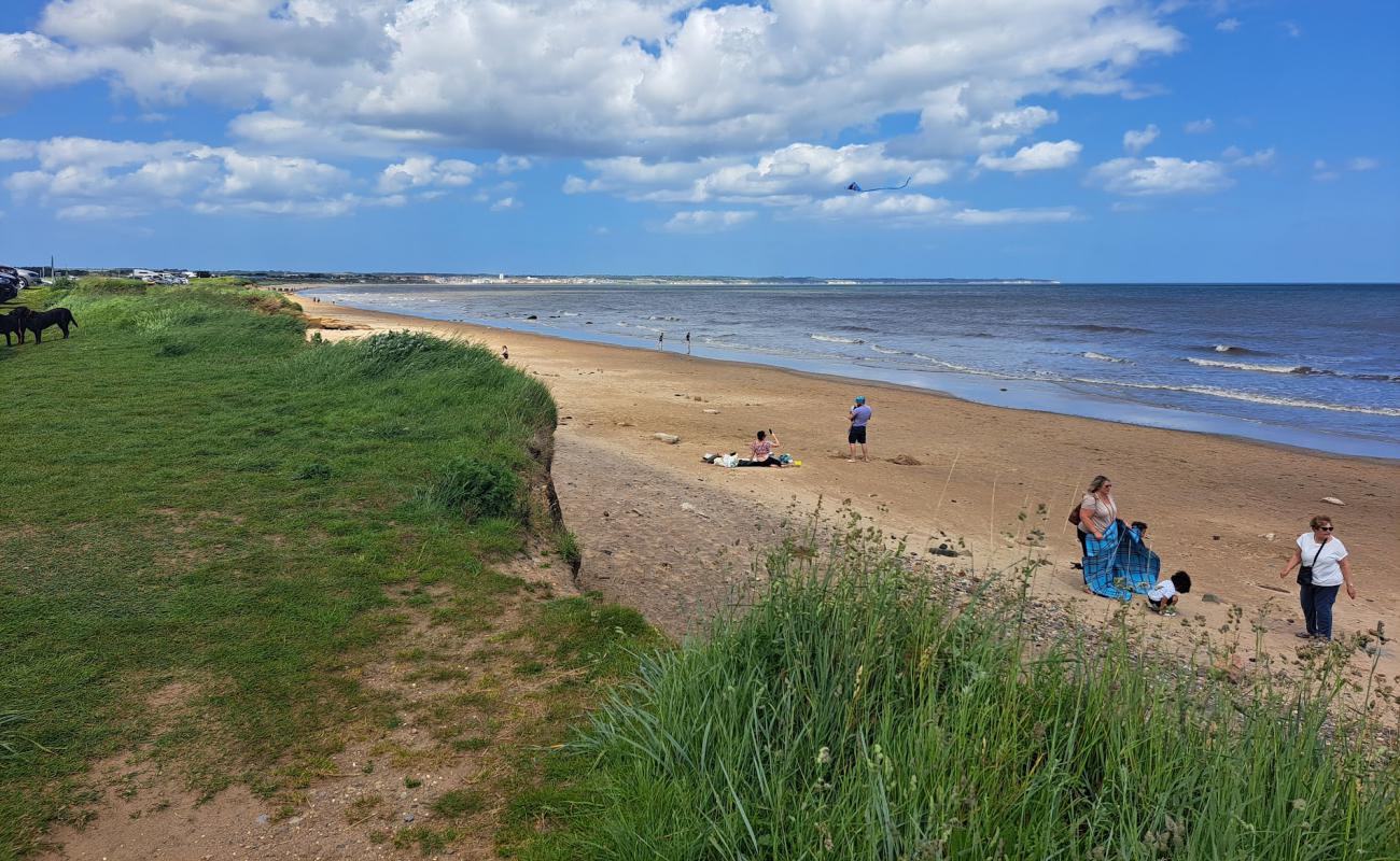 Photo de Fraisthorpe beach avec sable beige de surface