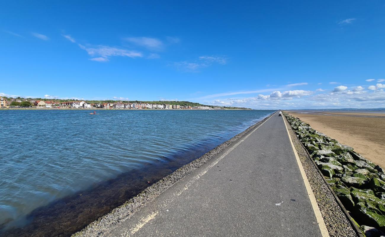 Photo de West kirby beach avec sable lumineux de surface