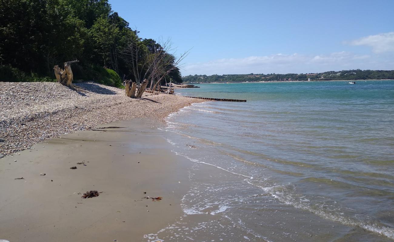 Photo de Plage de Bembridge avec sable clair avec caillou de surface