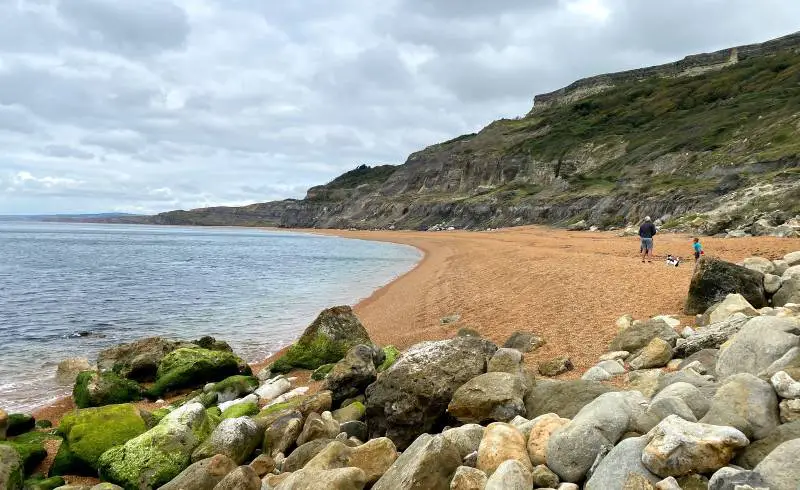 Photo de Rocken End Beach avec sable lumineux de surface