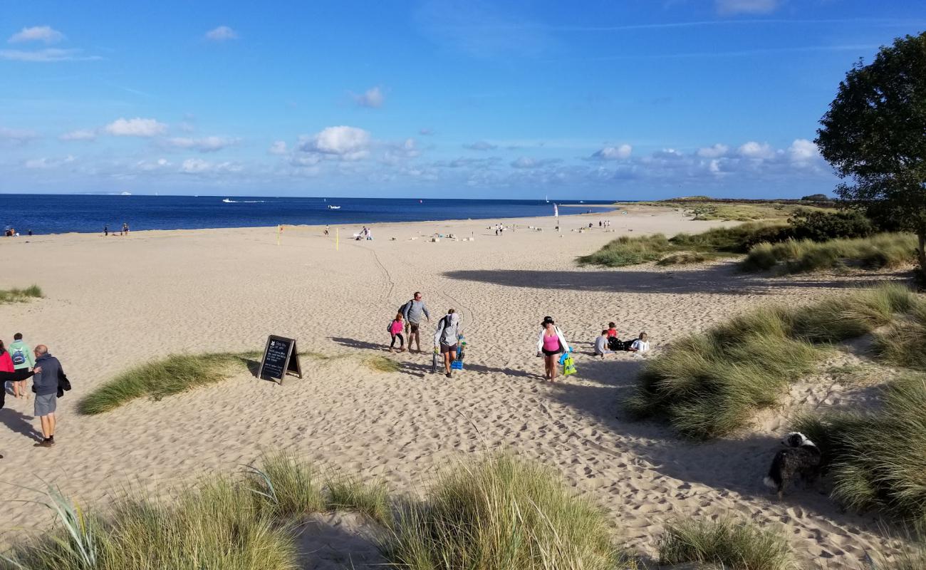 Photo de Shell Bay Beach avec sable beige de surface