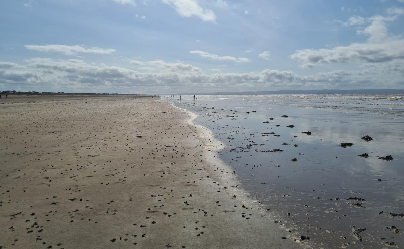 Photo de Sand Bay Beach avec sable beige de surface