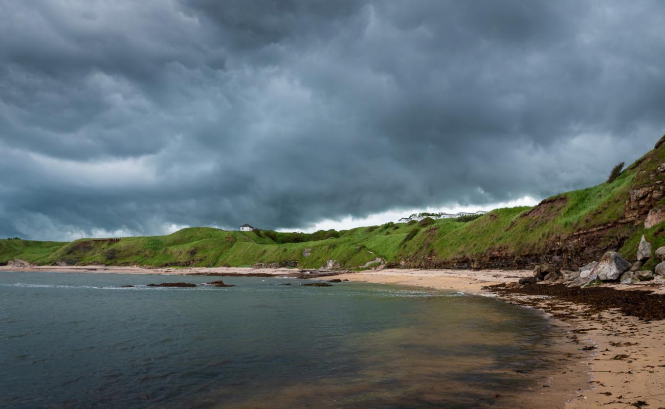 Photo de Spittal Beach avec terrain rocheux de surface