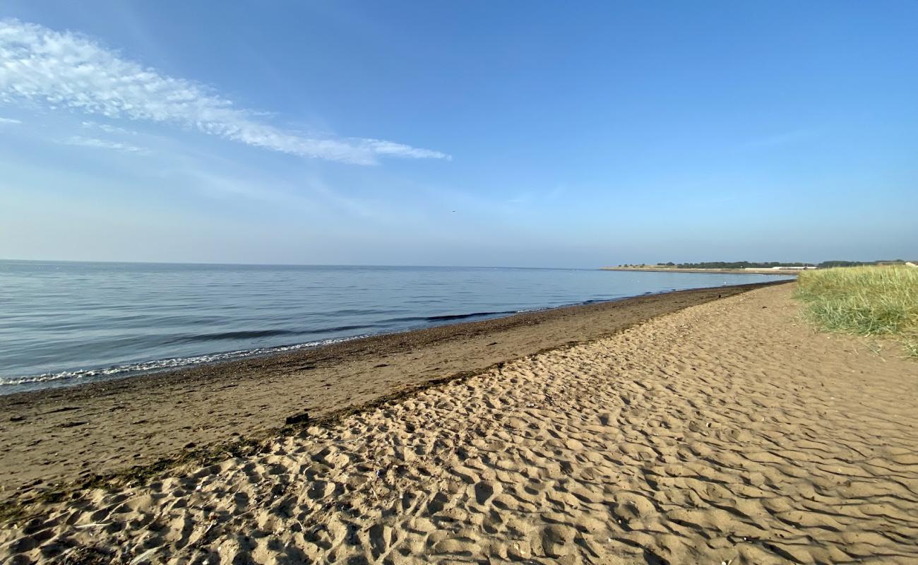 Photo de Scott Hislen Beach avec sable gris & galets de surface