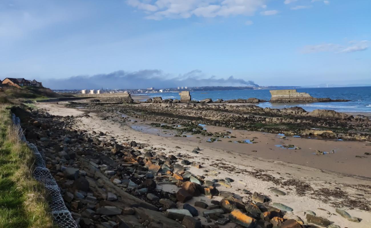 Photo de Fife Coastal Path Beach avec terrain rocheux de surface
