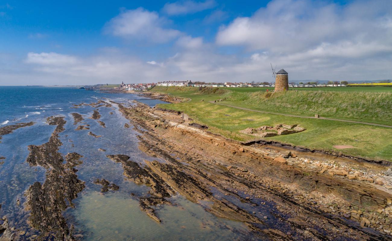 Photo de St Monans Tidal Pool Beach avec terrain rocheux de surface