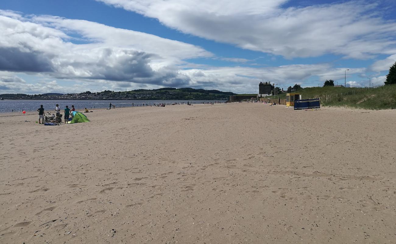Photo de Broughty Ferry Beach avec sable beige de surface