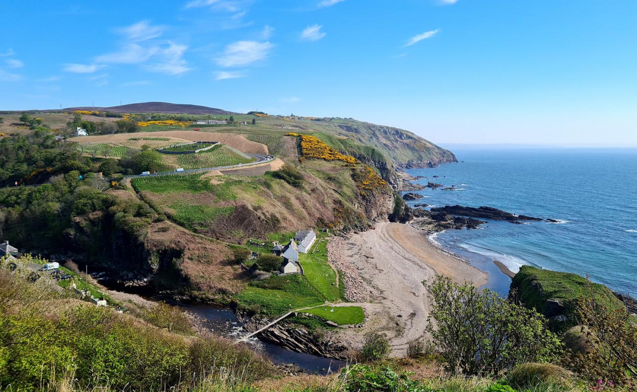 Photo de Berriedale Castle Beach avec galets gris de surface