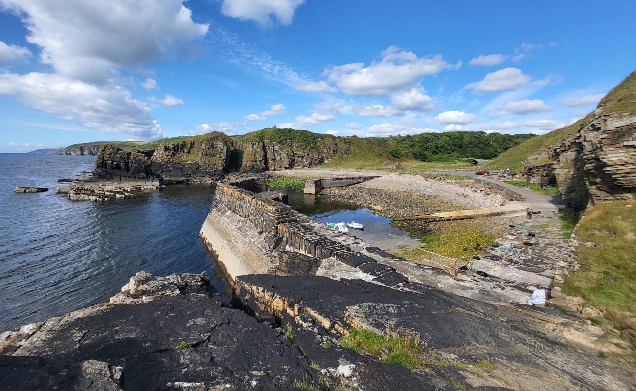 Photo de Latheronwheel Harbour Beach avec terrain rocheux de surface