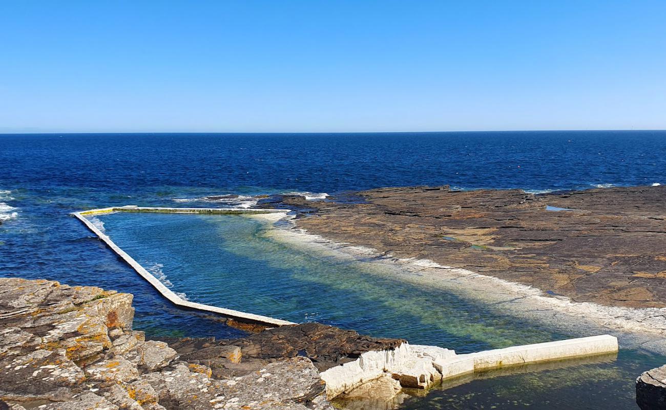Photo de The Trinkie Beach avec terrain rocheux de surface