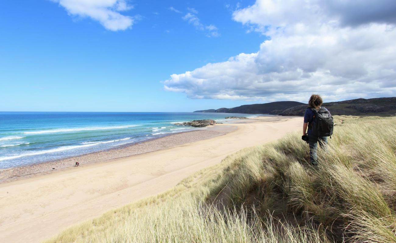 Photo de Sandwood Bay Beach avec sable beige de surface