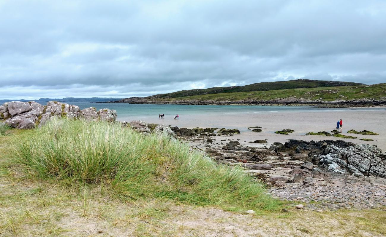 Photo de Achnahaird Beach avec sable beige de surface