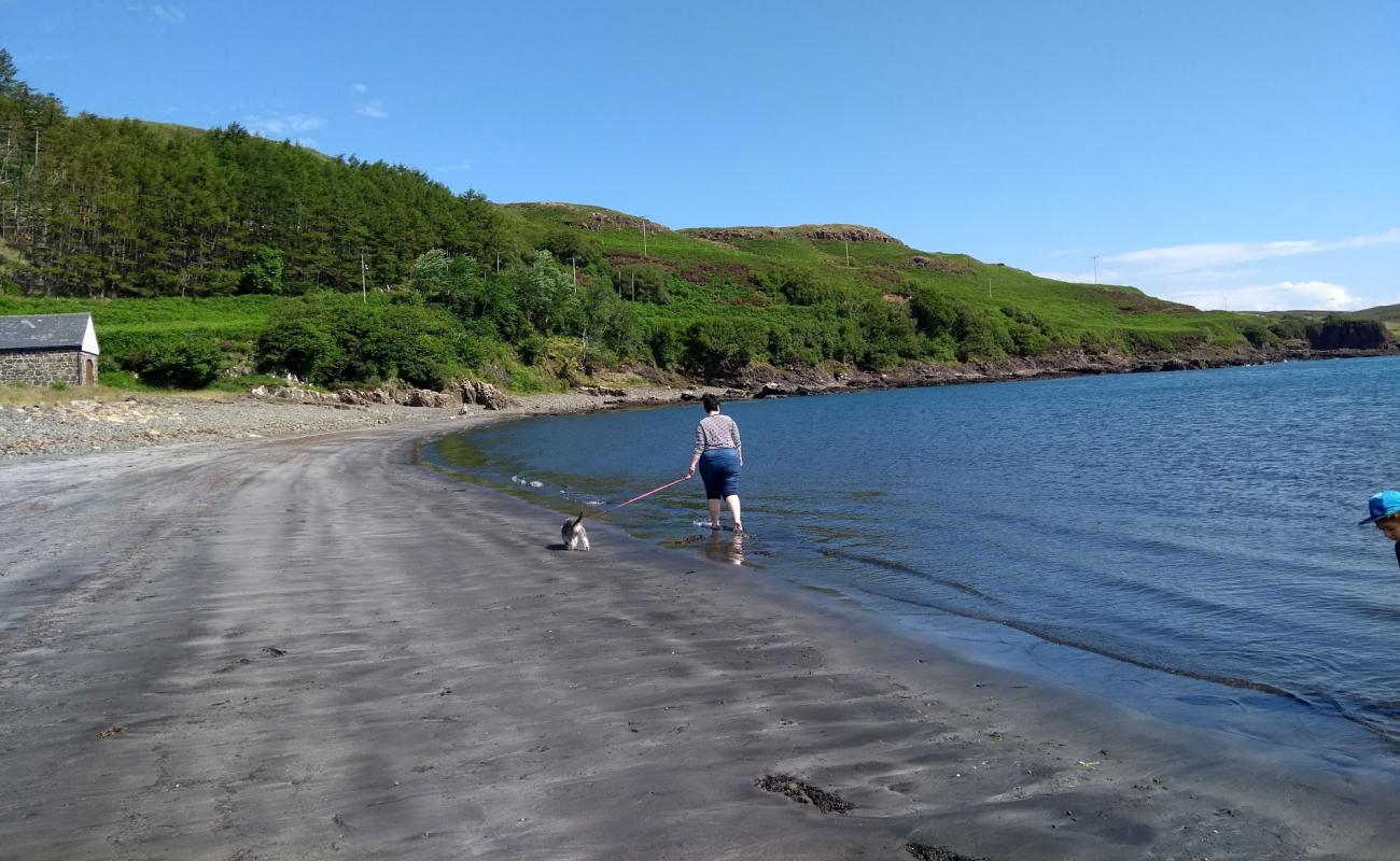 Photo de Varkasaig beach avec sable brun de surface