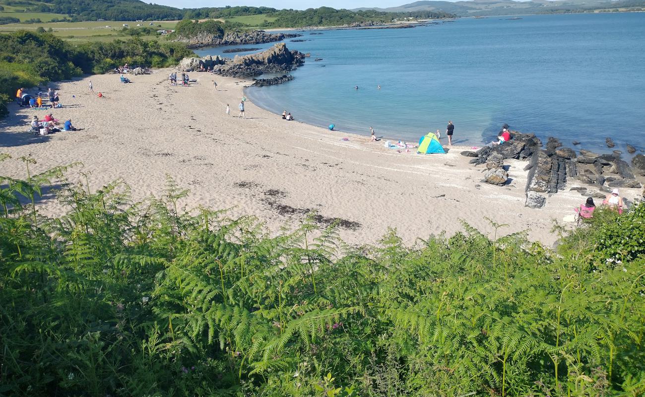 Photo de Mossyard Beach avec sable beige de surface