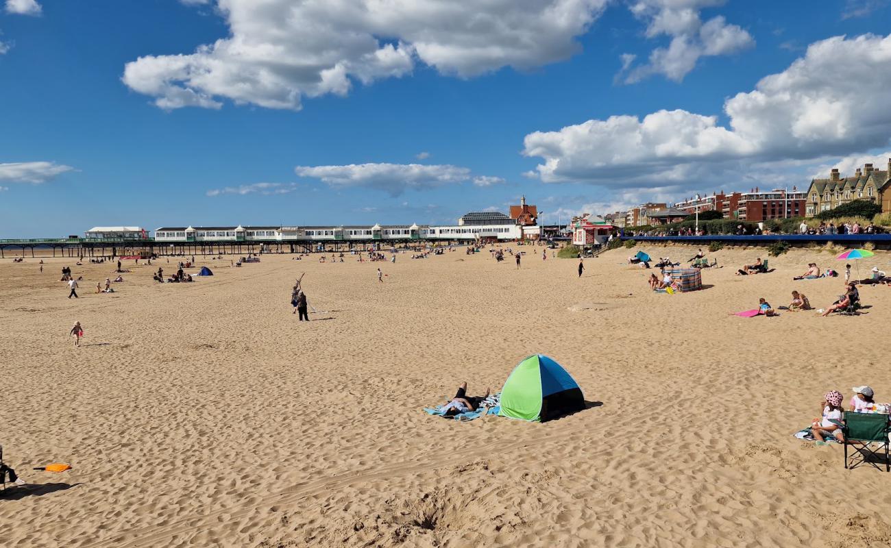 Photo de St Anne's Beach avec sable fin et lumineux de surface