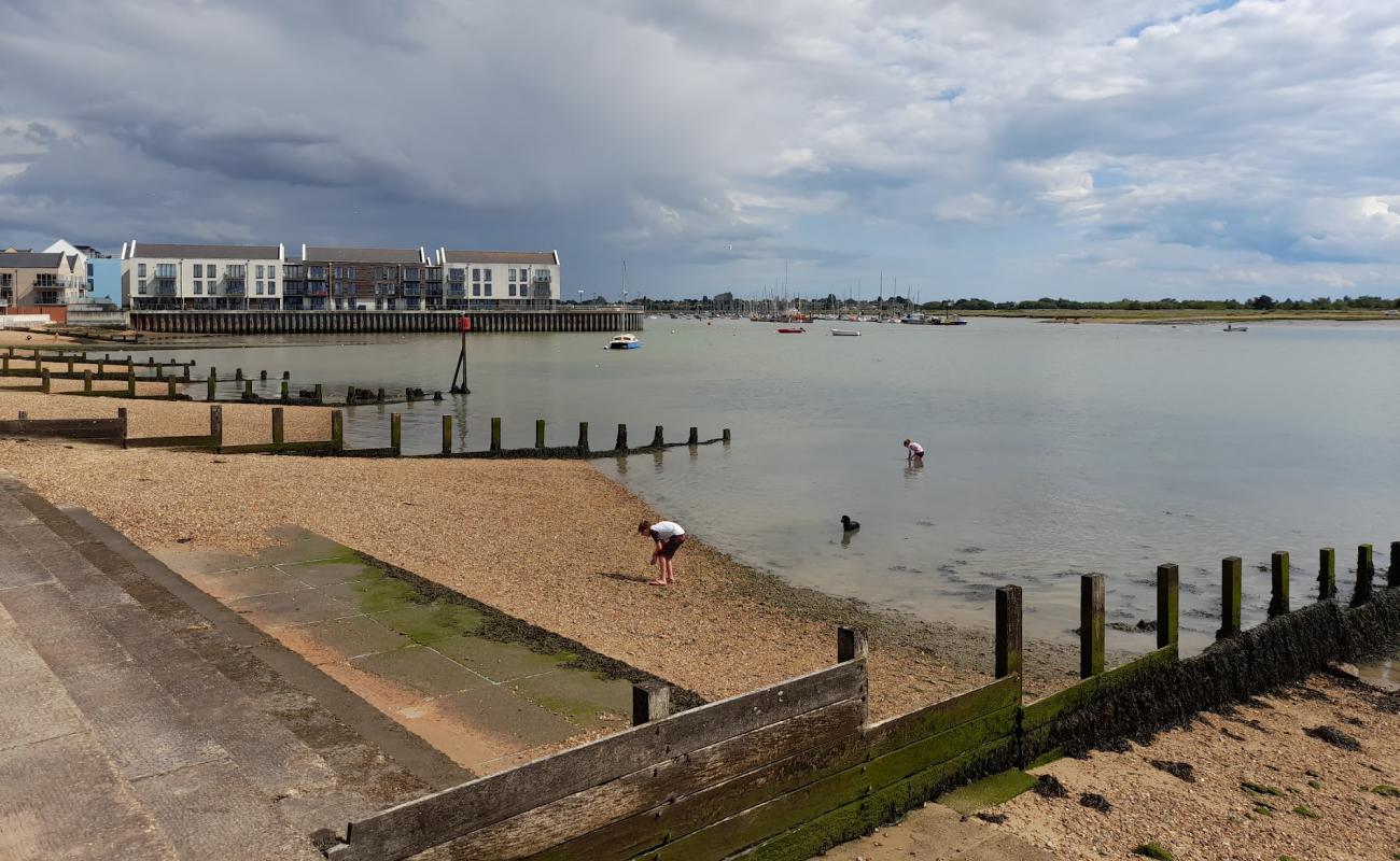 Photo de Plage de Brightlingsea avec caillou fin clair de surface