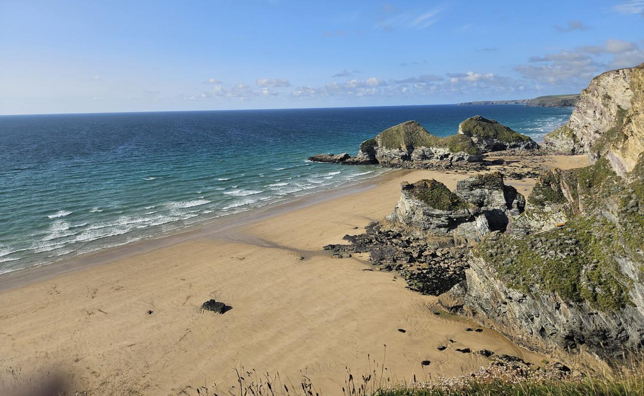 Photo de Plage de Whipsiderry avec sable lumineux de surface