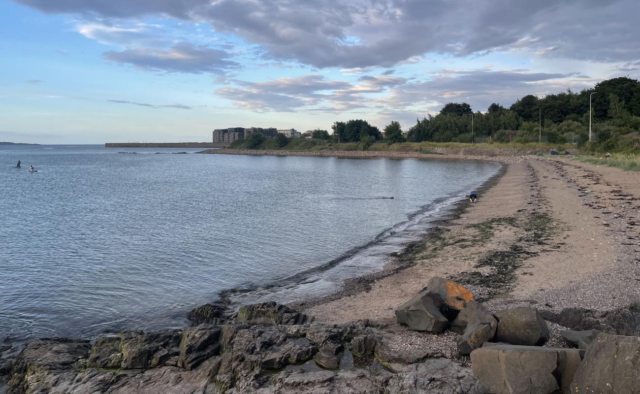 Photo de Plage de Granton avec sable gris de surface