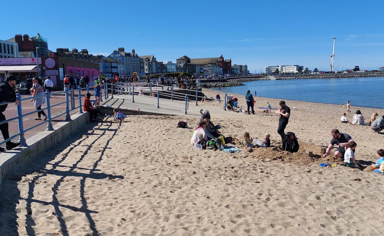 Photo de Plage de Morecambe avec sable lumineux de surface