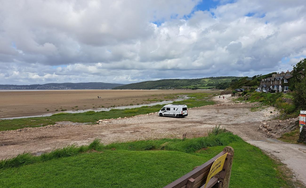 Photo de Plage de Silverdale avec sable gris avec caillou de surface