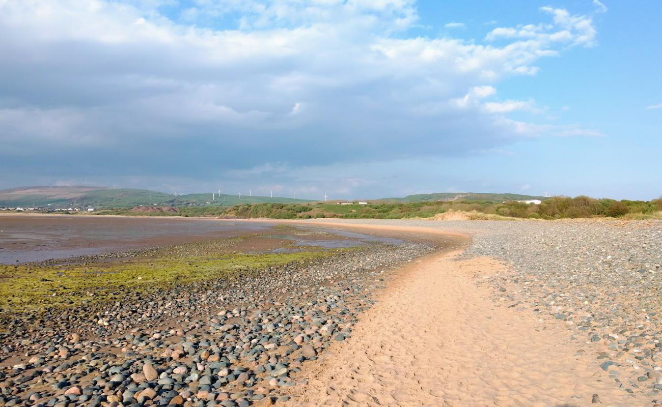 Photo de Plage de Roanhead avec sable gris avec caillou de surface