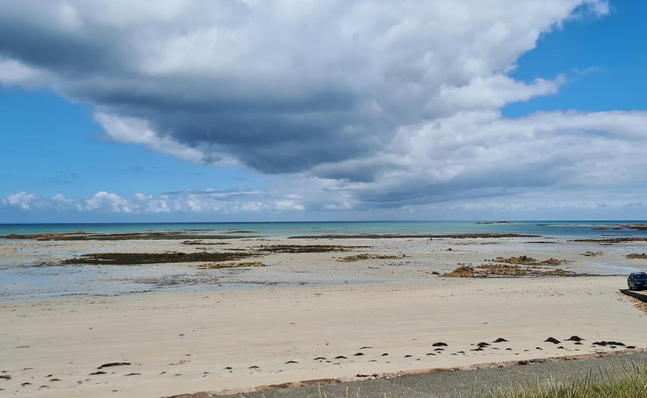 Photo de Keppel Beach avec sable gris & galets de surface