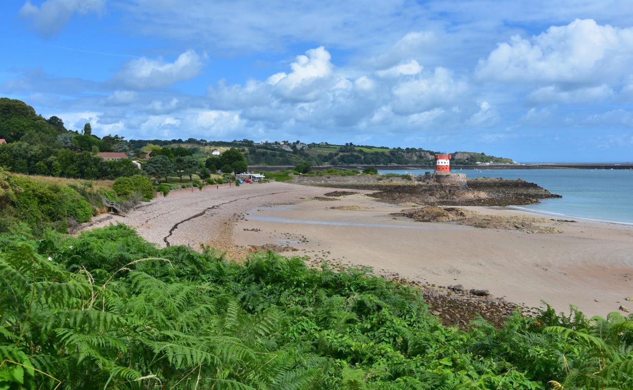 Photo de Archirondel Beach avec caillou brun de surface