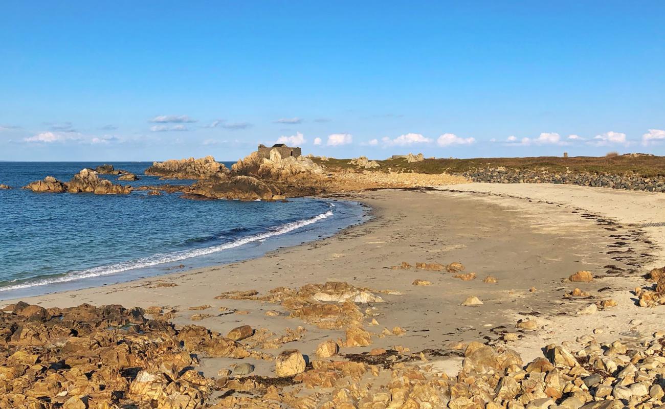 Photo de Loophole Tower No.9 - Jaonneuse Bay avec sable lumineux de surface