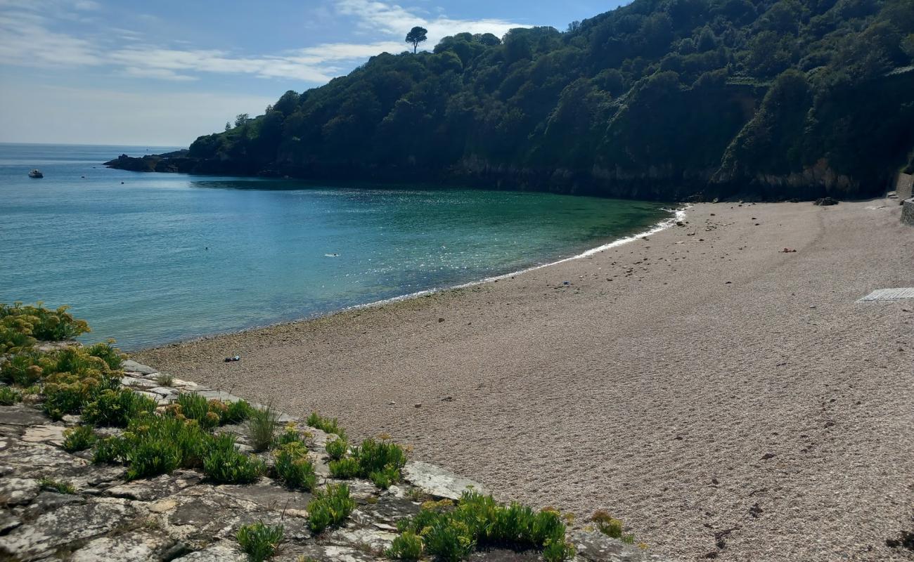 Photo de Fermain Beach avec galets beige de surface