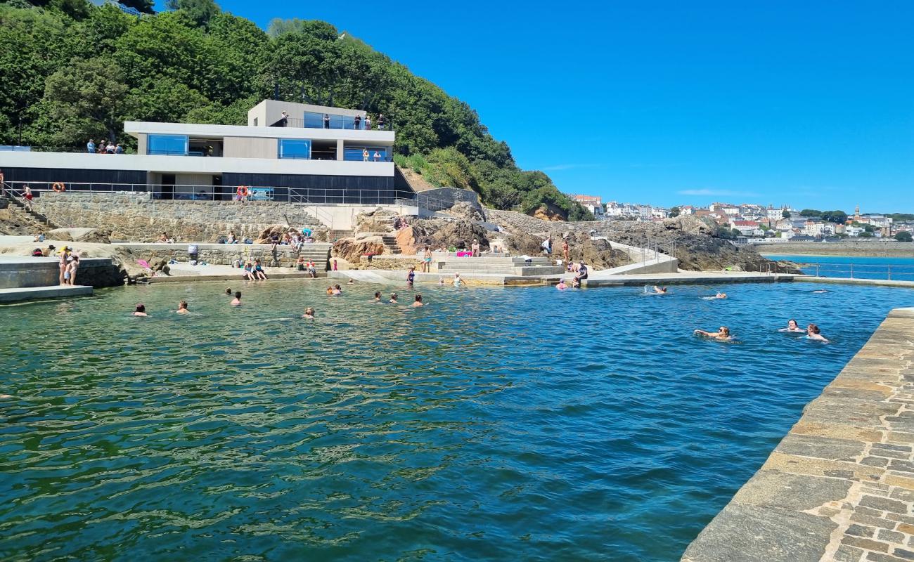 Photo de La Vallette Bathing Pools avec béton de surface