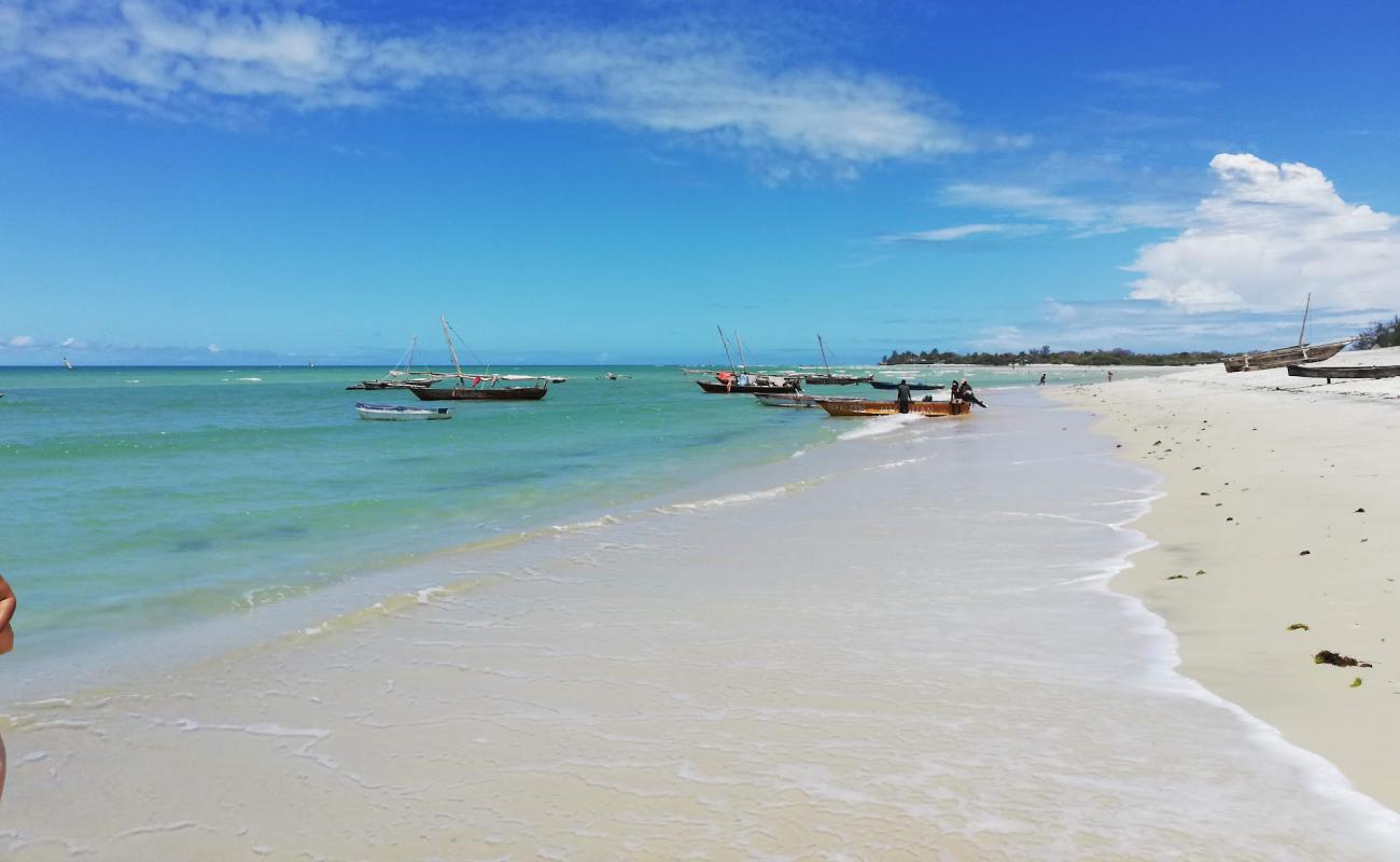 Photo de Mahaba Beach avec sable lumineux de surface