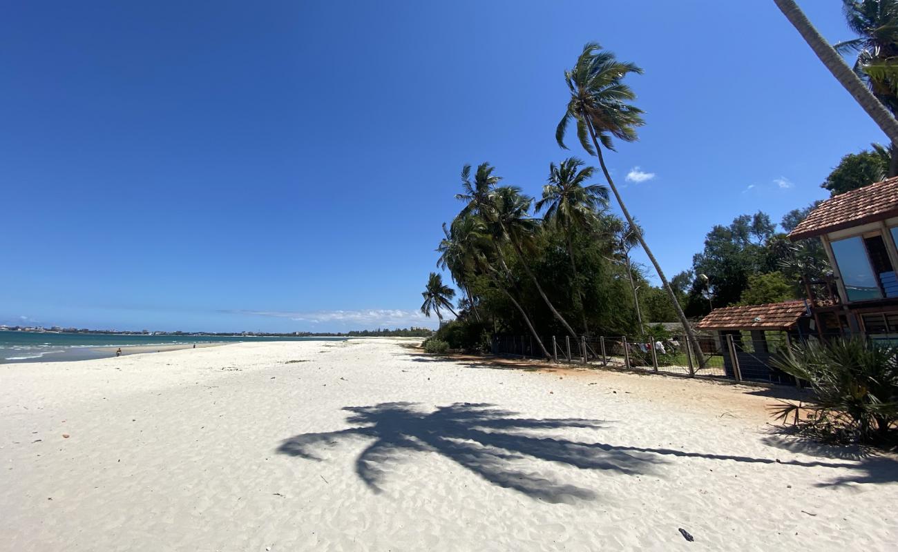 Photo de Kawe Beach avec sable lumineux de surface