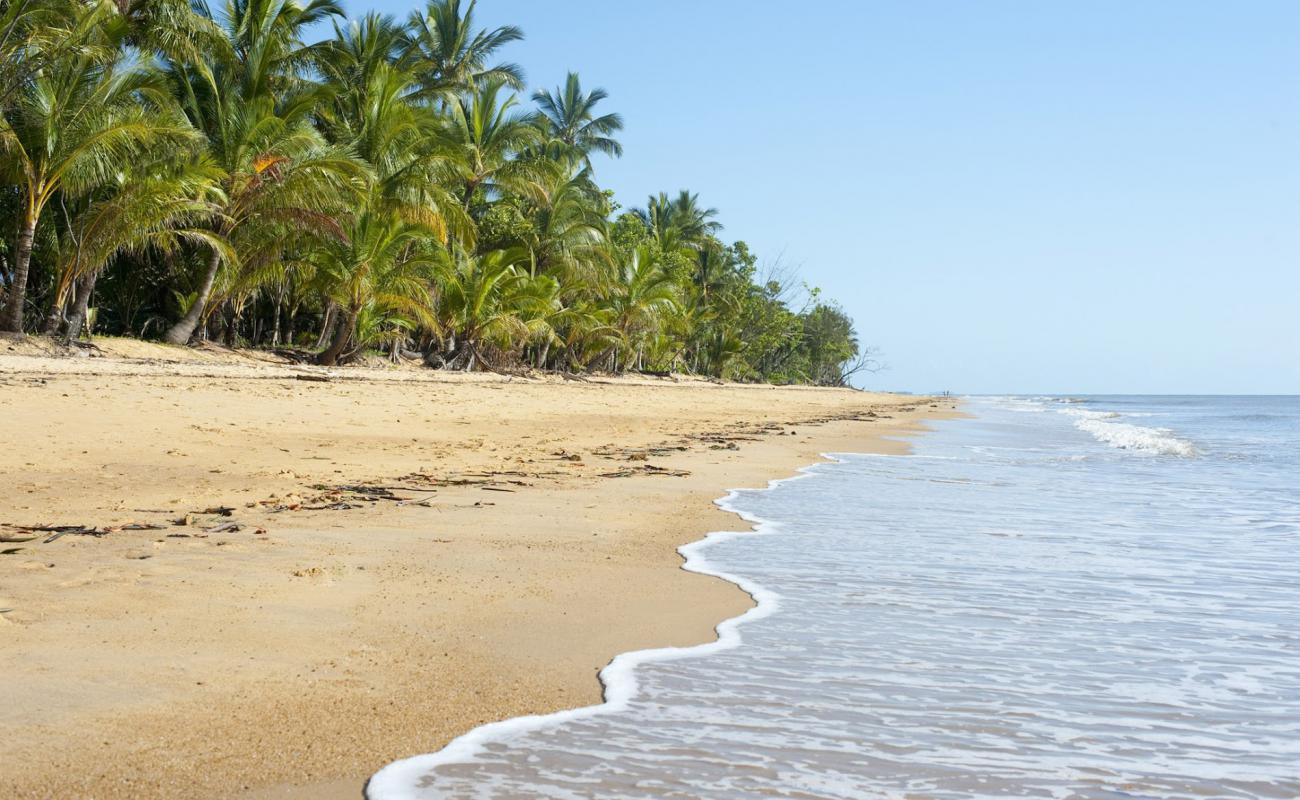 Photo de Kambini Beach avec sable lumineux de surface