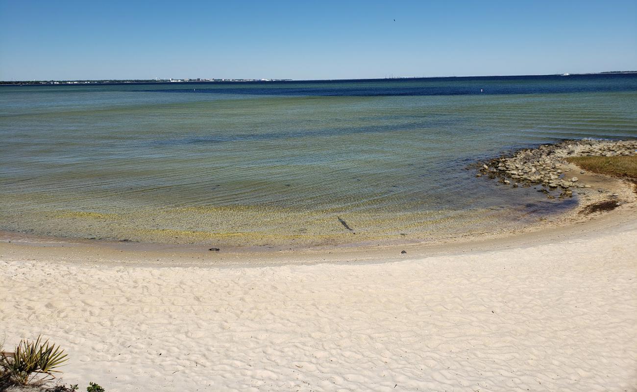 Photo de Pensacola Naval Complex Beach avec sable lumineux de surface