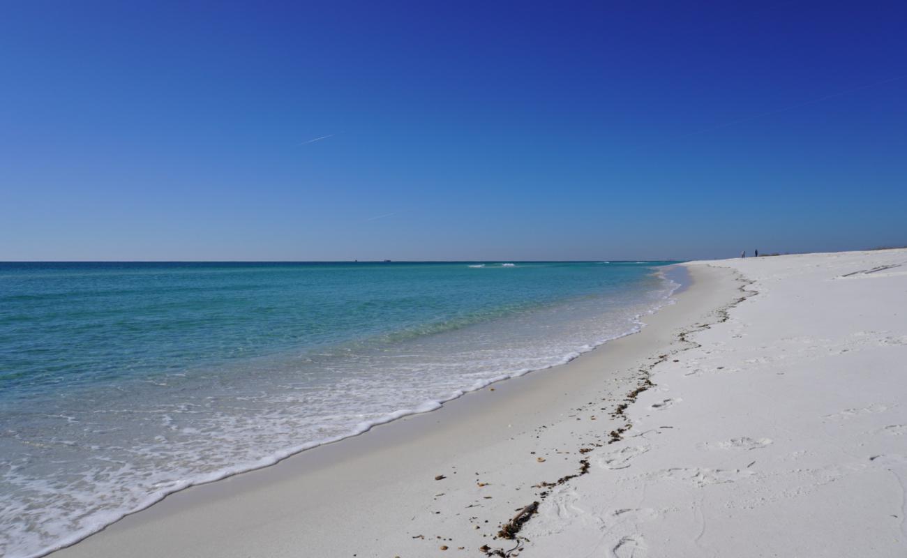 Photo de Langdon Beach avec sable fin blanc de surface