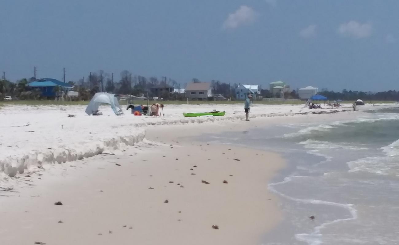 Photo de St. Joe Beach avec sable blanc de surface