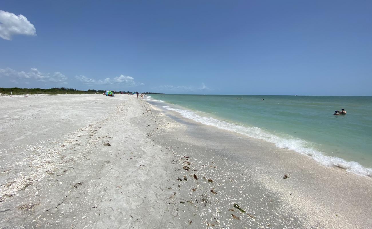 Photo de Bowman's beach avec sable lumineux de surface