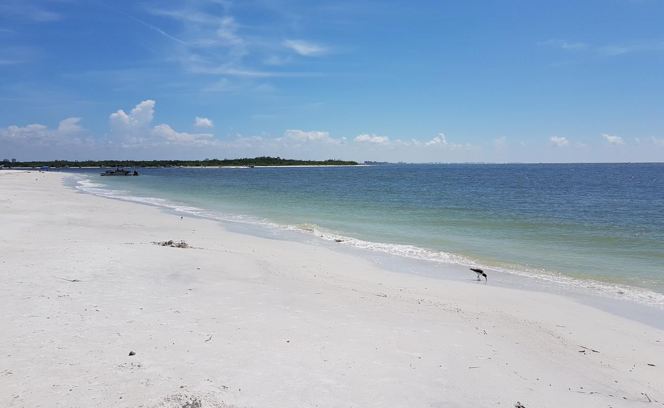 Photo de Castle beach avec sable lumineux de surface