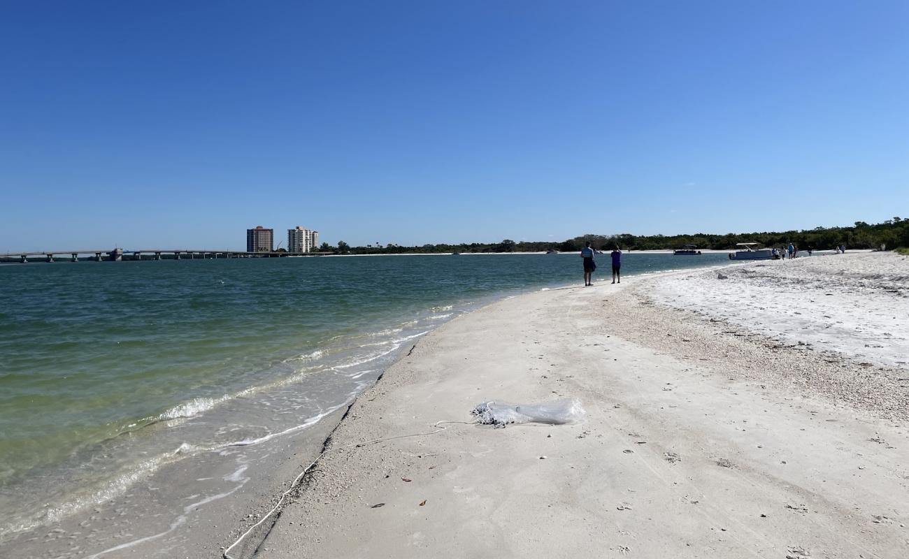 Photo de Lovers Key beach avec sable blanc de surface