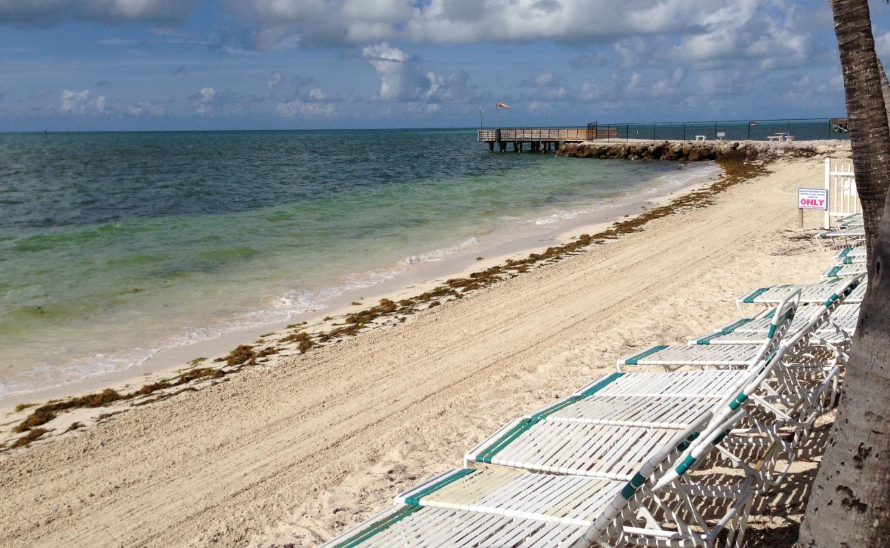 Photo de Key Colony beach avec sable lumineux de surface