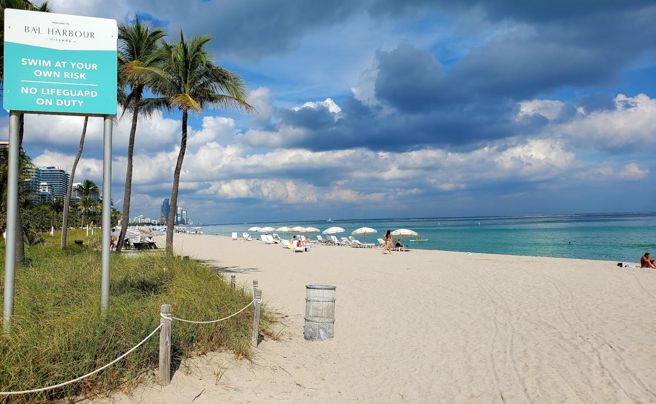 Photo de Bal Harbour beach avec sable lumineux de surface