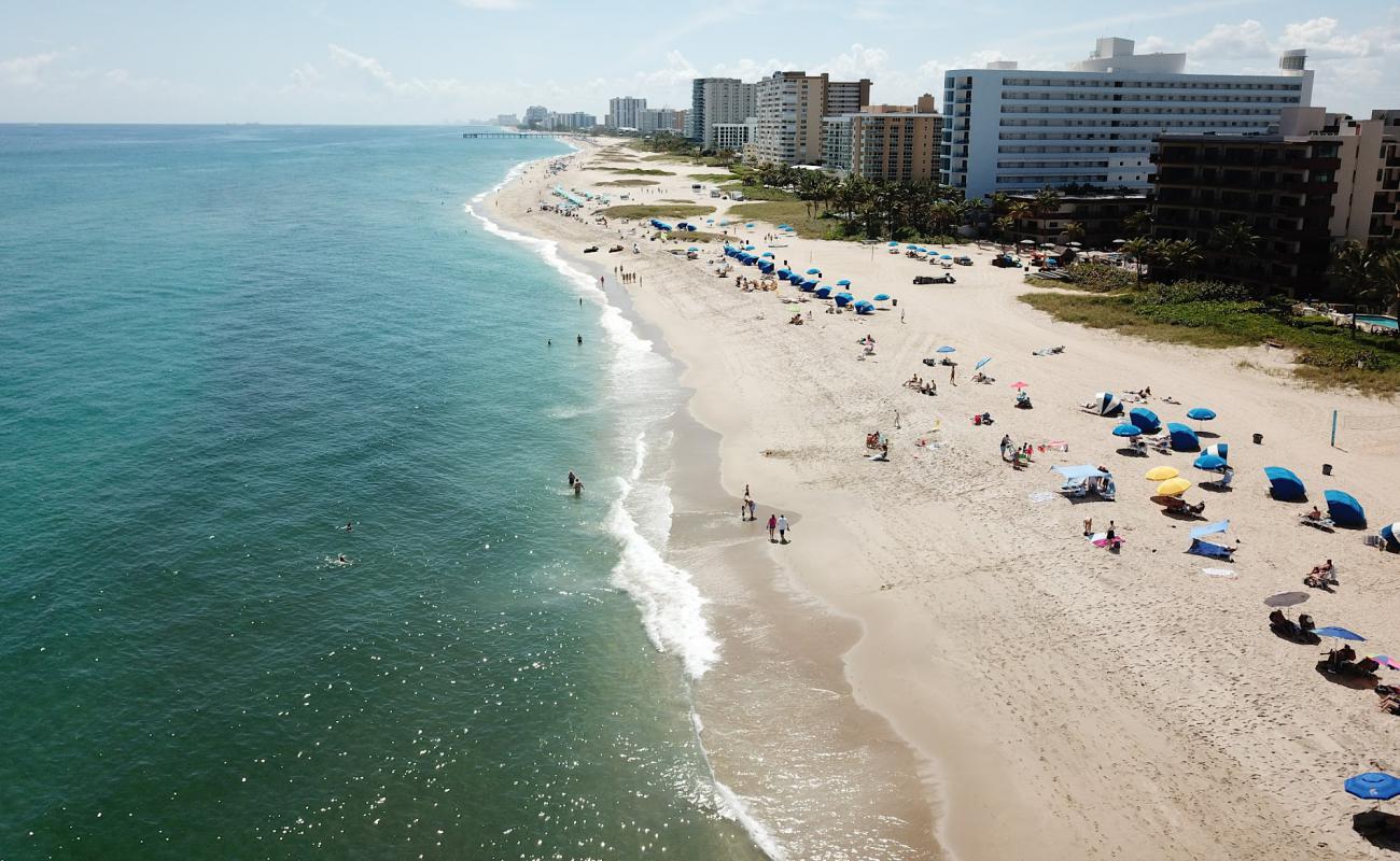 Photo de Pompano beach II avec sable lumineux de surface