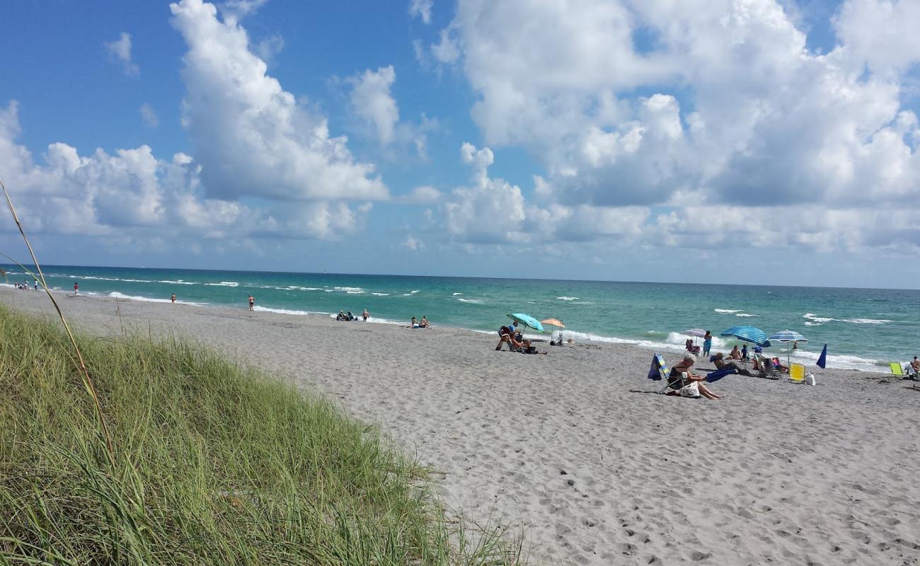 Photo de Hobe Sound beach avec sable coquillé beige de surface