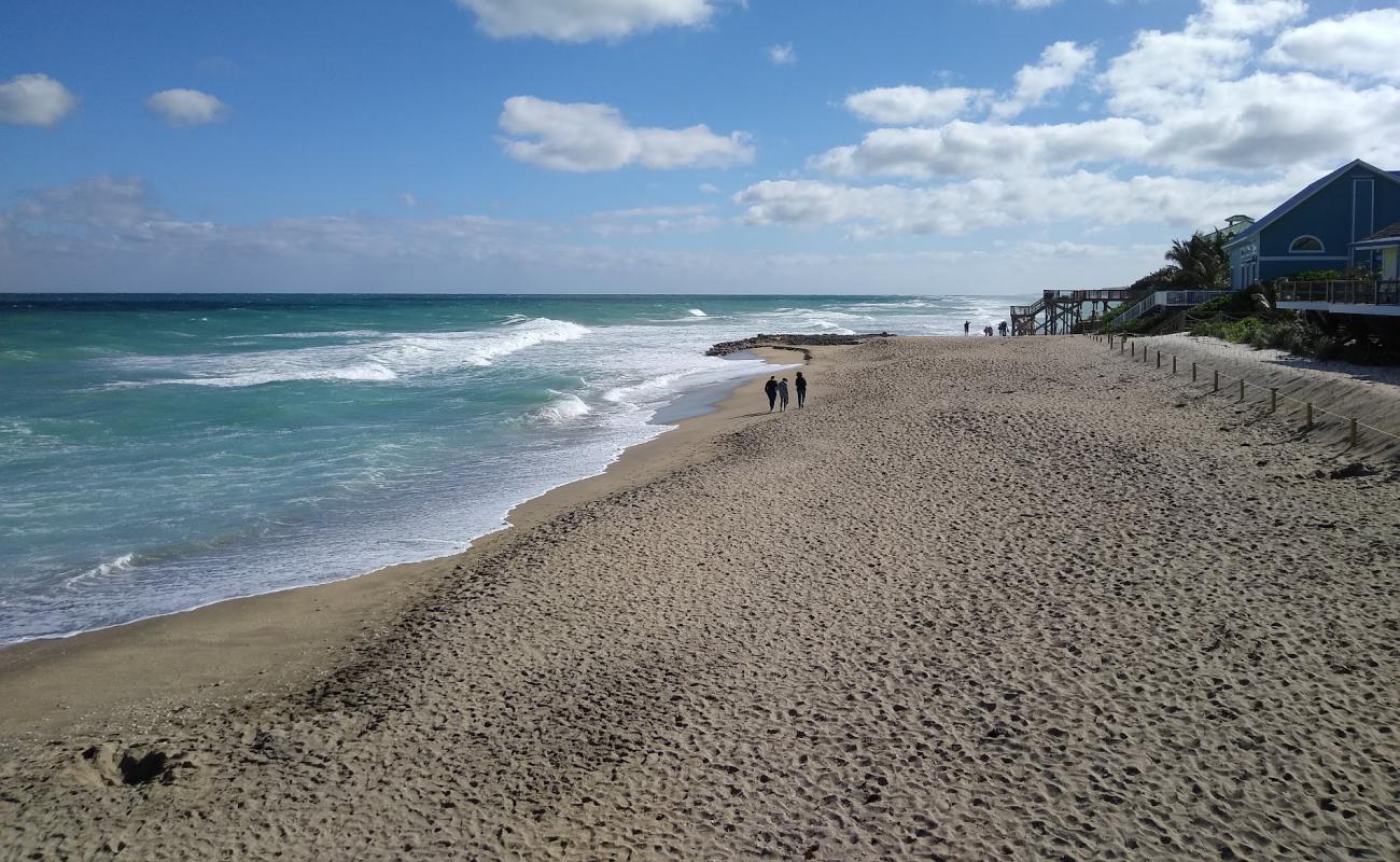 Photo de Chastain beach avec sable lumineux de surface