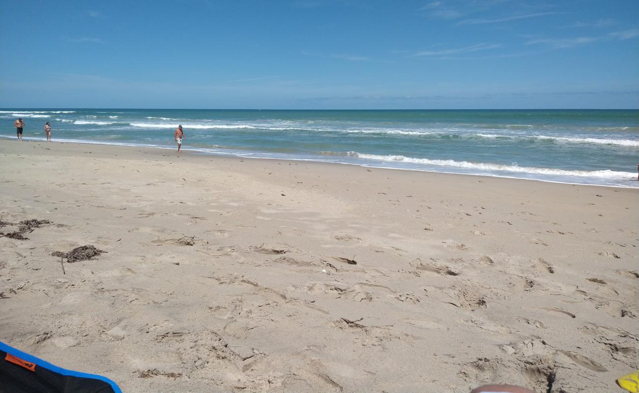 Photo de Ambersand beach avec sable lumineux de surface