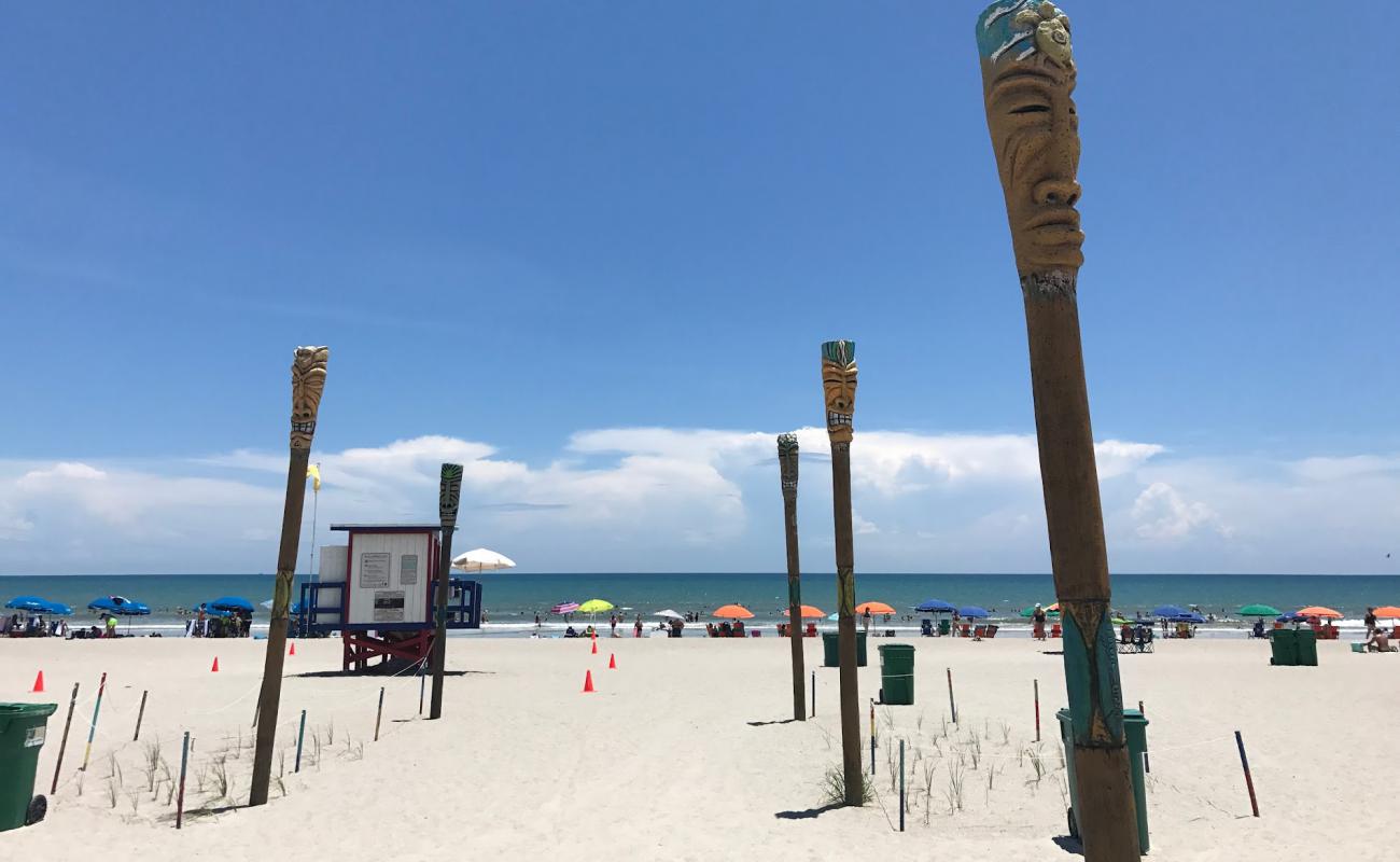 Photo de Cocoa beach avec sable lumineux de surface