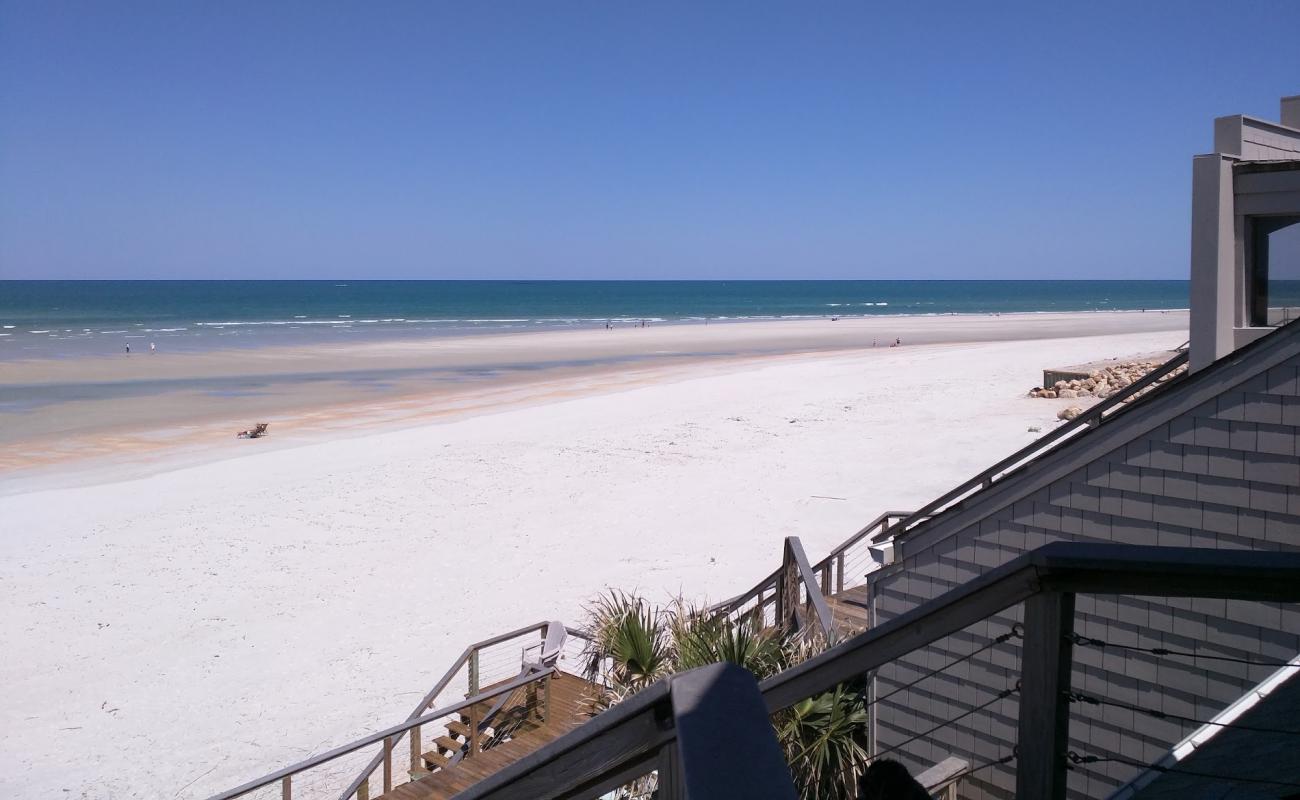 Photo de Summer Haven avec sable beige de surface
